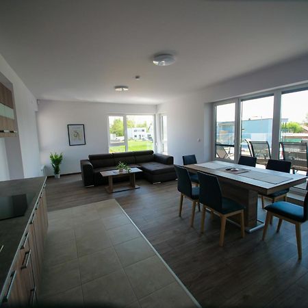Zea Apartmanhaz Balatonfenyves Exterior foto