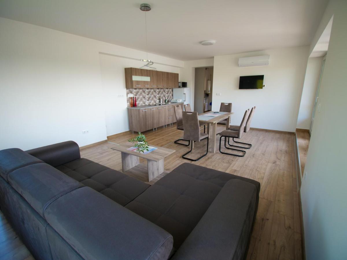 Zea Apartmanhaz Balatonfenyves Exterior foto