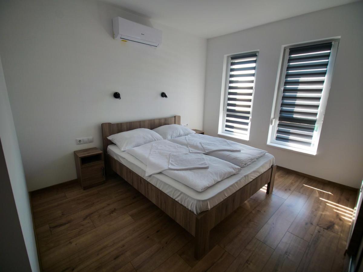 Zea Apartmanhaz Balatonfenyves Exterior foto