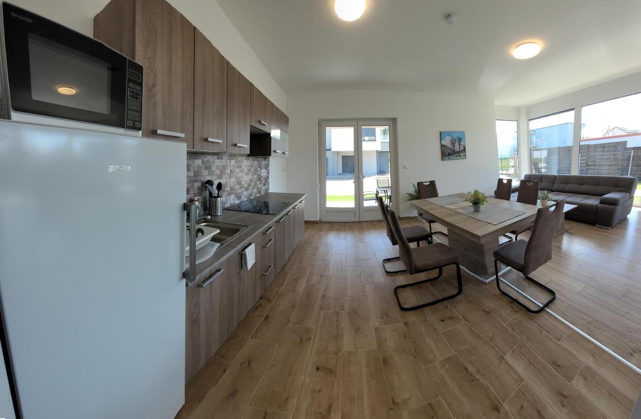 Zea Apartmanhaz Balatonfenyves Exterior foto