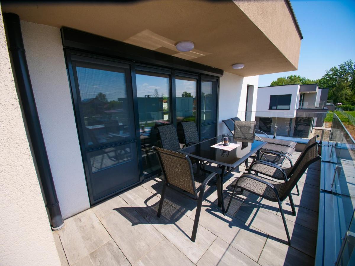 Zea Apartmanhaz Balatonfenyves Exterior foto