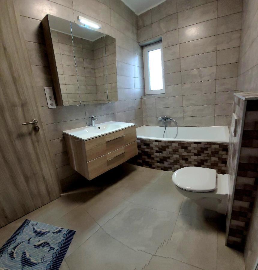 Zea Apartmanhaz Balatonfenyves Exterior foto