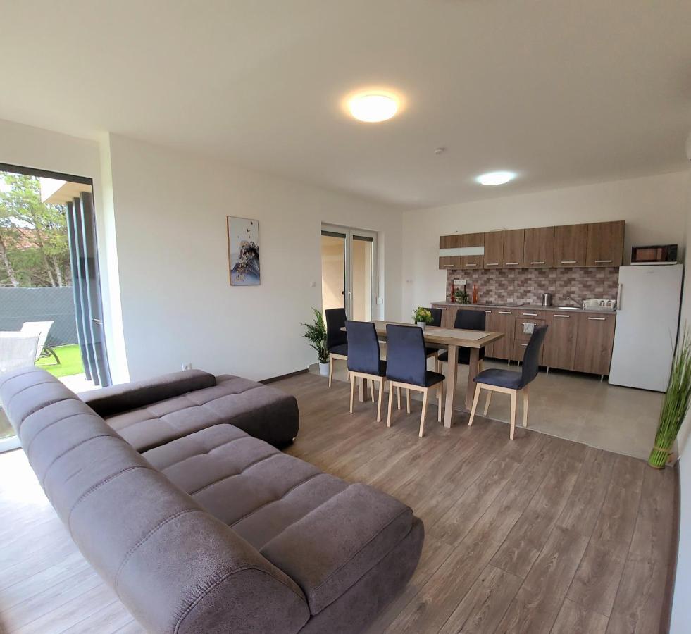 Zea Apartmanhaz Balatonfenyves Exterior foto
