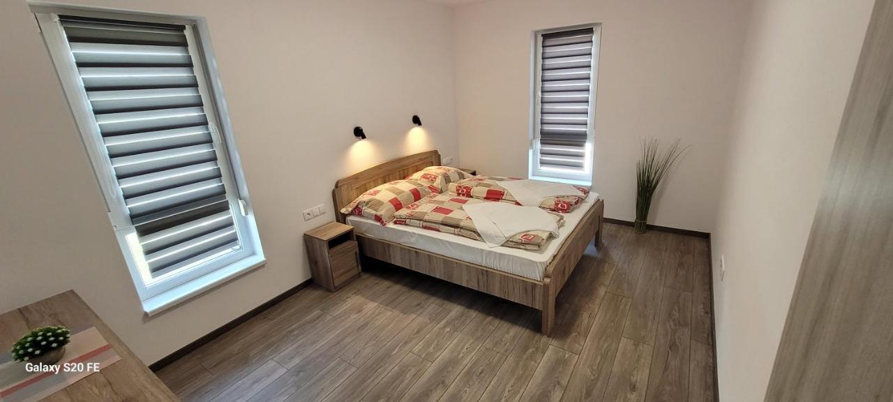 Zea Apartmanhaz Balatonfenyves Exterior foto