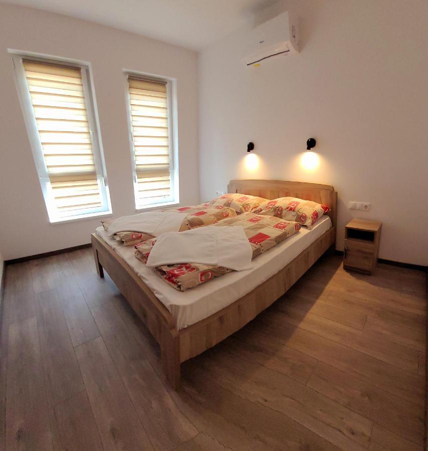Zea Apartmanhaz Balatonfenyves Exterior foto