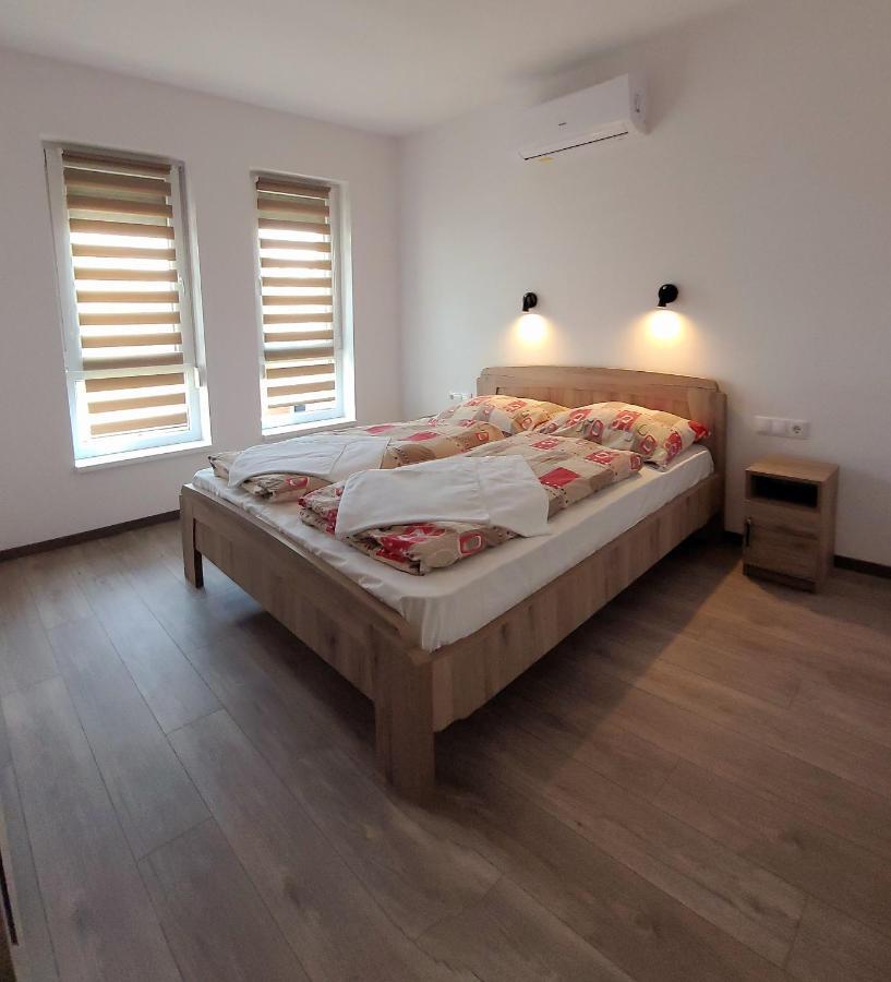 Zea Apartmanhaz Balatonfenyves Exterior foto