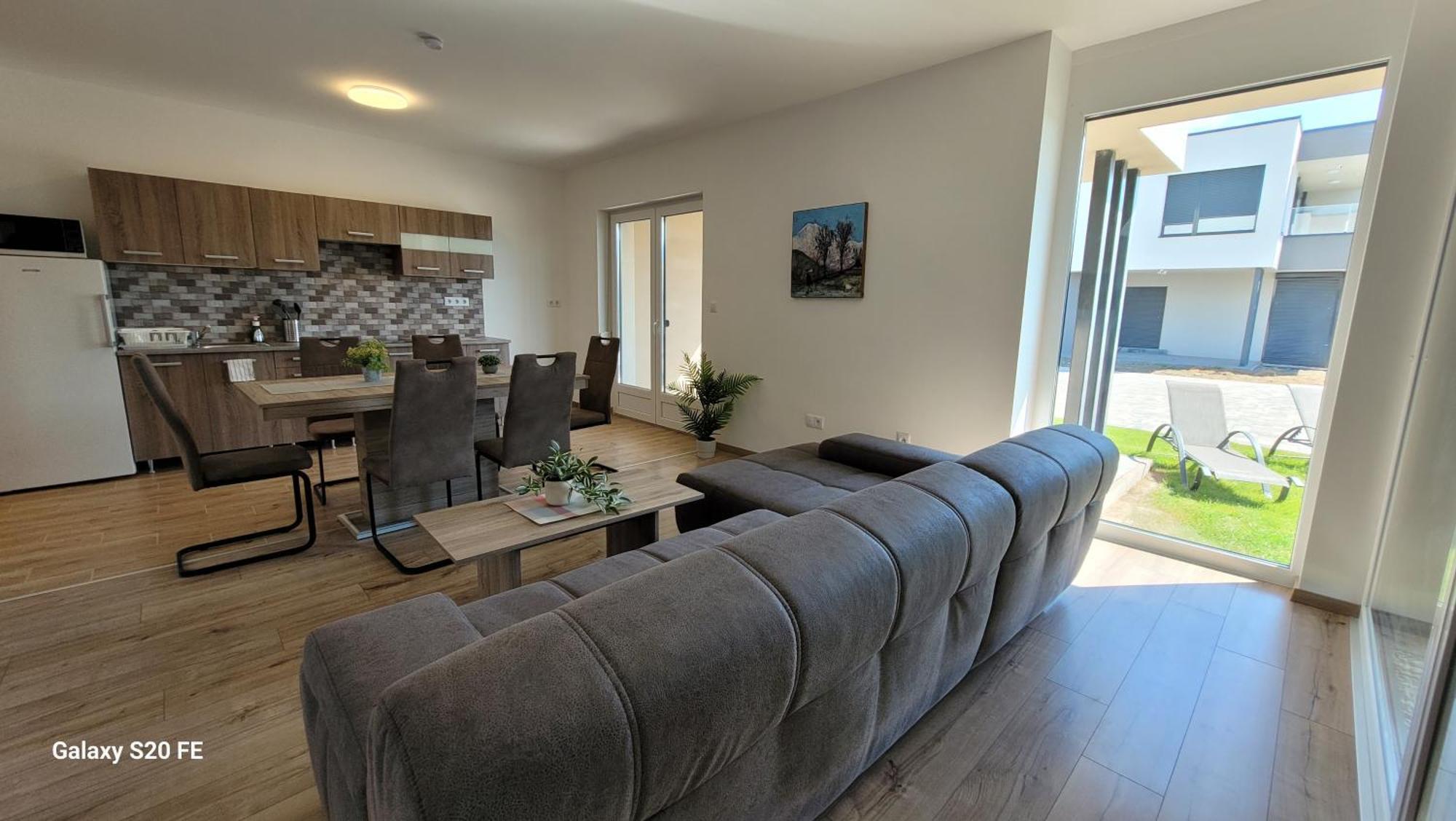 Zea Apartmanhaz Balatonfenyves Exterior foto